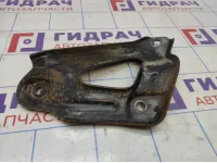 Кронштейн передней балки правый Opel Antara (C105) 4804573.