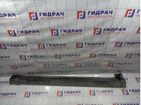 Накладка на порог правая Opel Antara (C105) 4808362. Потертости.