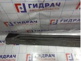 Накладка на порог правая Opel Antara (C105) 4808362. Потертости.