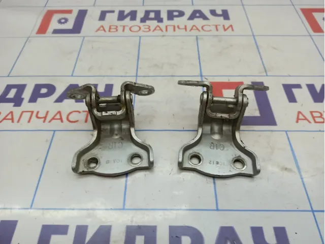 Петли двери задней правой Opel Antara (C105) . Комплект.