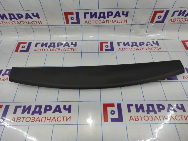 Обшивка двери багажника верхняя Opel Antara (C105) 96662599.