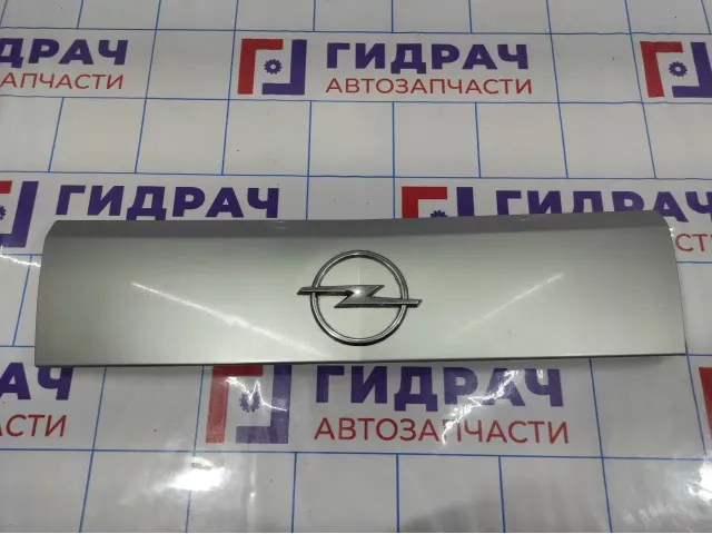 Накладка двери багажника Opel Antara (C105) 96661344.