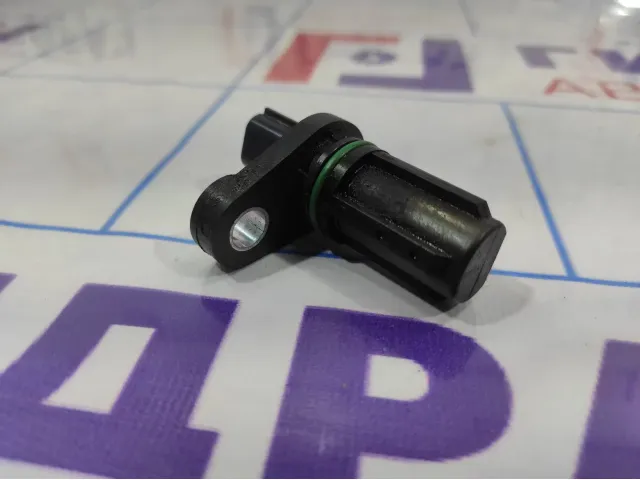 Датчик положения коленвала Opel Antara (C105) 12615626.