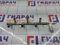 Рейка топливная (рампа) Opel Antara (C105) 12571078.