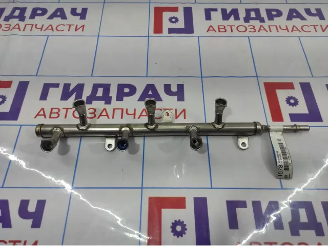 Рейка топливная (рампа) Opel Antara (C105) 12571078.