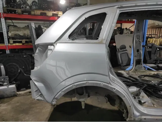 Крыло заднее правое Opel Antara (С145) . Дефект.