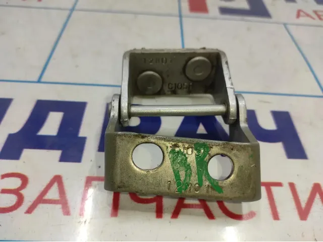 Петля двери багажника правая Opel Antara (С145) 96661402.