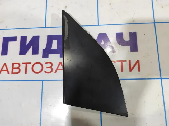 Накладка двери передней правой Opel Antara (С145) 95281390. Уголок.