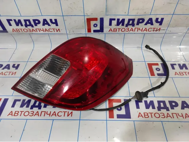 Фонарь задний правый Opel Antara (С145) 95937936.
