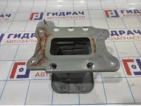 Кронштейн усилителя переднего бампера левый Opel Antara (С145) 96448101.