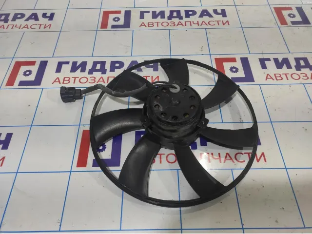 Моторчик вентилятора Opel Antara (С145) 4805157. Правый с крыльчаткой.