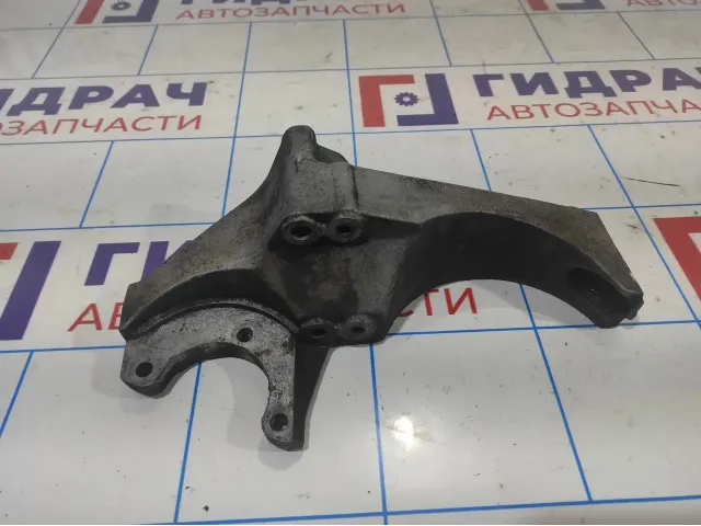Кронштейн генератора Opel Antara (С145) 12628024.