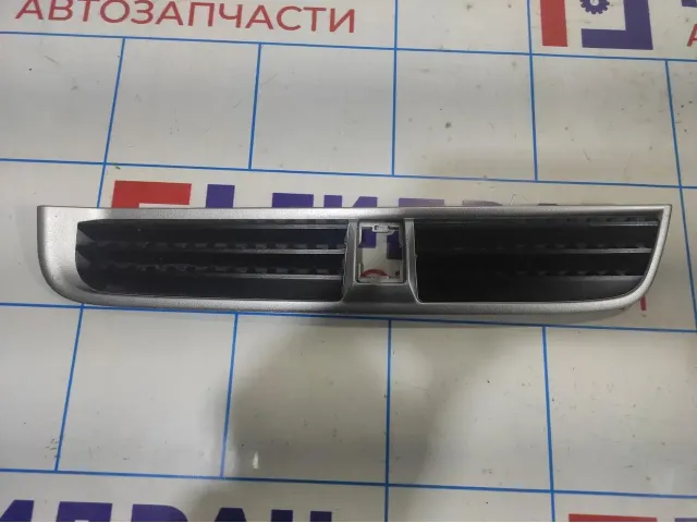 Накладка переднего крыла правого Opel Antara (С145) 96660404.