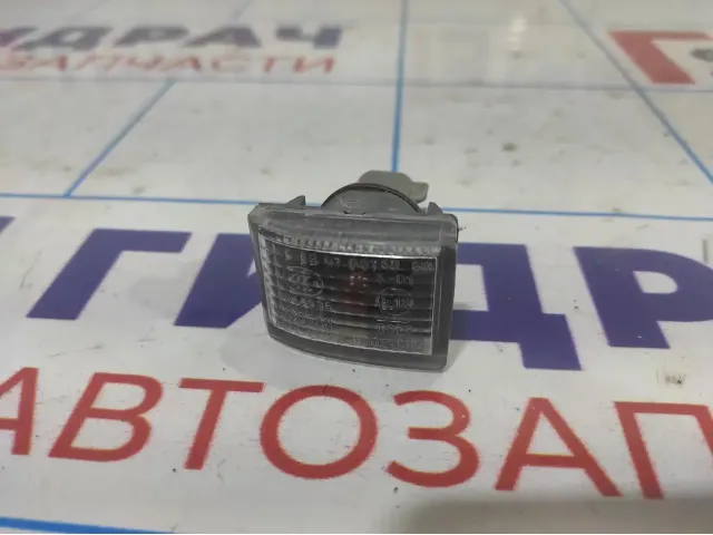 Повторитель на крыло белый Opel Antara (С145) .