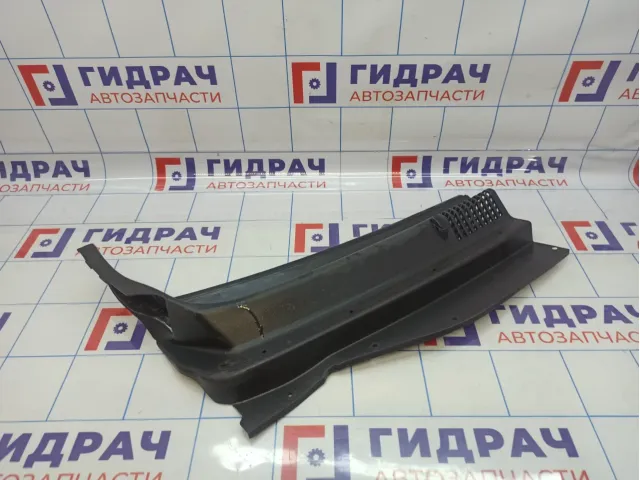 Решетка стеклоочистителя правая Opel Antara (С145) 96623292