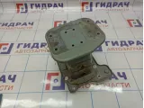 Кронштейн усилителя переднего бампера левый Opel Antara (С145) 4813512