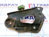 Кронштейн передней балки правый Opel Antara (С145) 4802556
