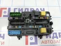Блок предохранителей в багажник Opel Astra (H) 13220832