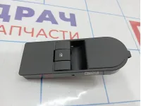 Кнопка стеклоподъемника передняя правая Opel Astra (H) 6240357