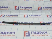 Накладка стекла переднего левого Opel Astra (H) 24468033
