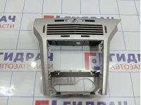 Рамка магнитолы Opel Astra (H) 13235142
