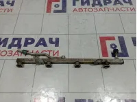 Рейка топливная (рампа) Opel Astra H 817185