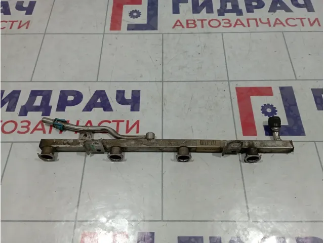 Рейка топливная (рампа) Opel Astra H 817185