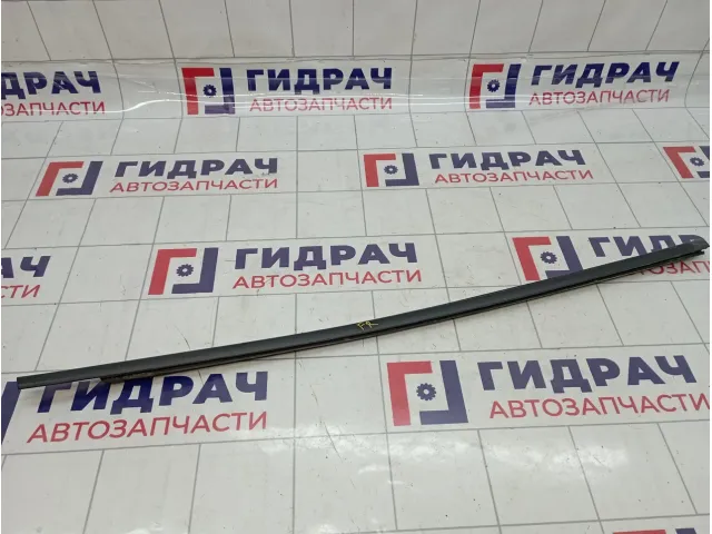 Накладка стекла переднего правого Opel Astra H 5154086