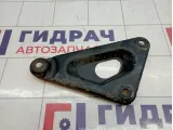 Кронштейн передней балки правый Opel Astra H 302022