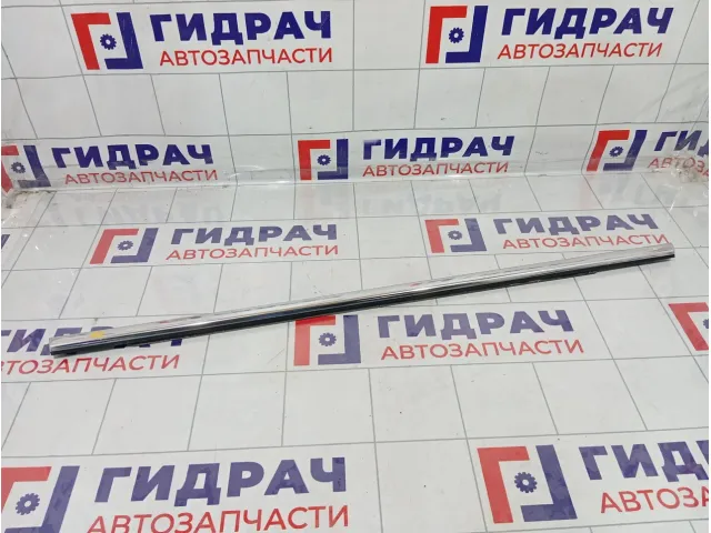 Накладка стекла заднего правого Opel Astra (J) 154006