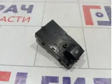 Кнопка стеклоподъемника передняя правая Opel Astra (J) 6240772