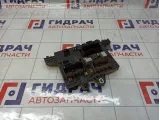Блок предохранителей Opel Astra (J) 13302301