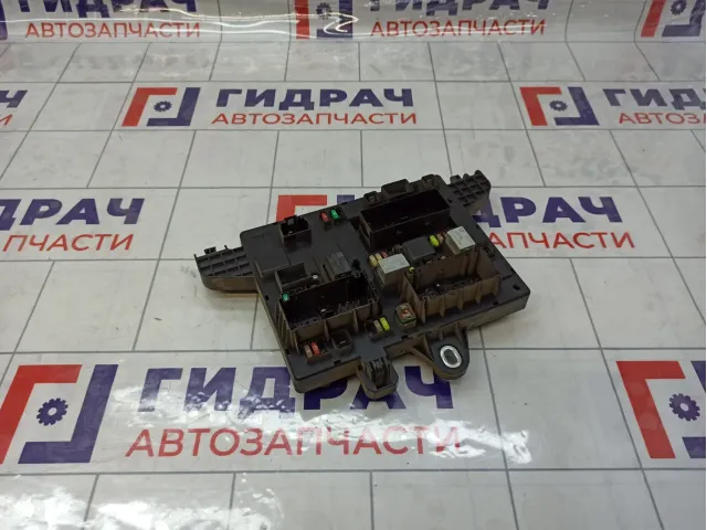 Блок предохранителей Opel Astra (J) 13302301