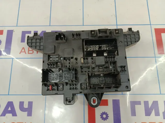 Блок предохранителей Opel Astra (J) 13368650