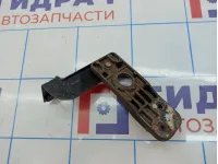 Кронштейн радиатора нижний Opel Astra (J) 13337826