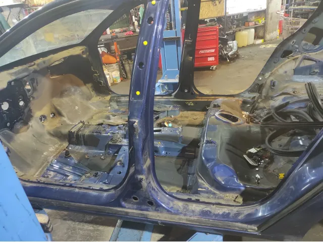 Порог со стойкой левый Opel Astra (H)