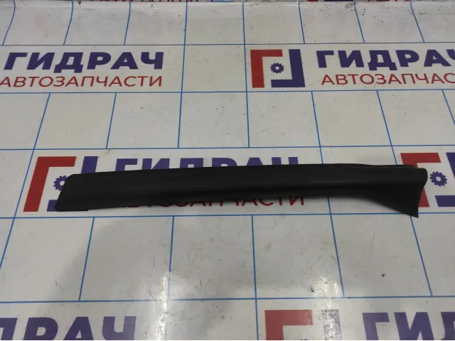 Накладка стойки правая Opel Astra (H) 13123711