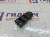Блок управления стеклоподъемниками Opel Astra 6240382