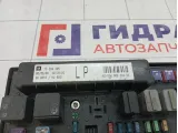 Блок предохранителей Opel Astra 13268305