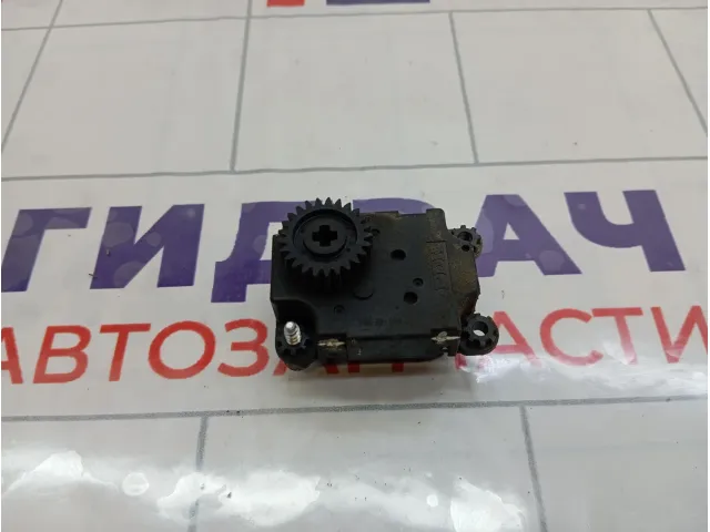 Моторчик заслонки отопителя (печки) Opel Astra 52406340