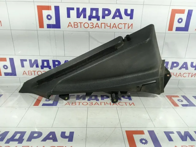 Кронштейн полки багажника правая Opel Astra 13156883