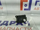 Моторчик заслонки отопителя (печки) Opel Astra 13175551