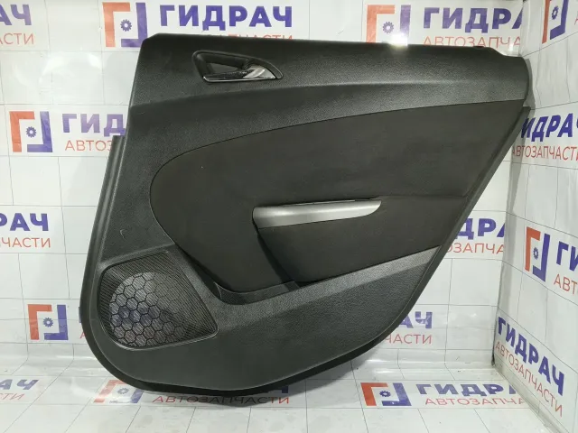 Обшивка двери задней правой Opel Astra 2231093