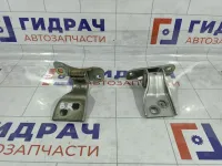 Петли двери багажника Opel Astra