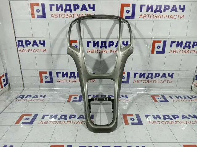 Накладка торпедо Opel Astra 2208309