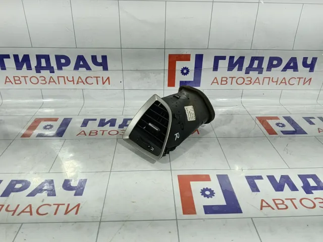 Дефлектор воздушный правый Opel Astra 1814065