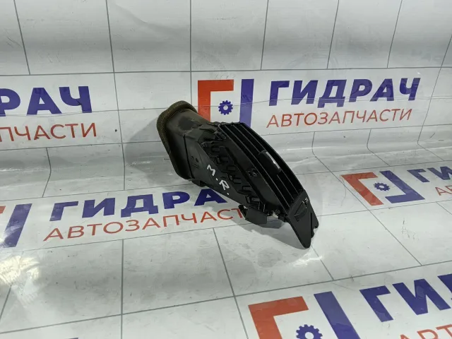 Дефлектор воздушный центральный правый Opel Astra 13261539