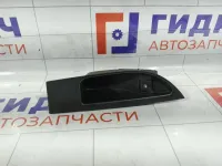 Кнопка стеклоподъемника задняя правая Opel Astra 13301888