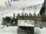 Блок предохранителей Opel Astra 13302305