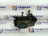 Кронштейн крепления аккумулятора (АКБ) Opel Astra 13308434